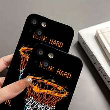 Canasta de baloncesto con texto motivacional sobre fondo negro. Esta elegante funda es compatible con los modelos  17, 16, 15, 14 Pro Max, 13, 12, 11, XR y XS Plus. Fabricada en silicona de vidrio, ofrece protección contra golpes y caídas, además de una sensación superior. Es un regalo ideal para familiares, amigos y seres queridos, y una opción perfecta para Año Nuevo. - Negro - Ver 8
