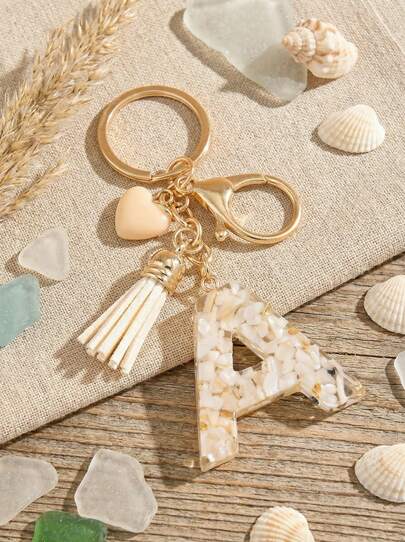 树脂字母钥匙扣，配心形流苏吊坠和龙虾扣，情人节礼物，女士钥匙扣单品装饰，爱情主题 - 送给朋友的理想之选。汽车配饰，包袋，魅力学院风，可爱哥特风，Y2K风格