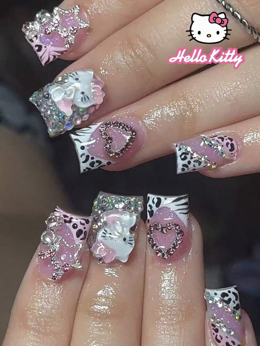 SANRIO 24片装短方形3D亮片牛仔印花豹纹法式美甲贴纸，包含可爱的3D装饰、水钻、心形钻石和蝴蝶结设计，完美适配亚克力假指甲，附赠1瓶胶水和1把指甲锉，适合女性日常及派对使用。 - 查看 1