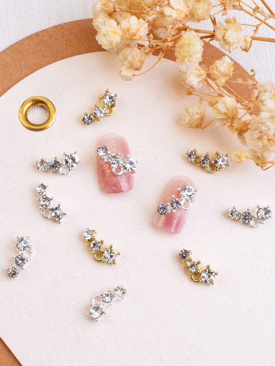 合金美甲饰品，10件套，简约可爱，百搭风格。单件法式水钻美甲饰品，可搭配小配件进行DIY。女士美甲饰品，美容配件，适合日常生活、节日和通勤等场合的DIY使用。美甲用品 - 彩色 - 查看 1