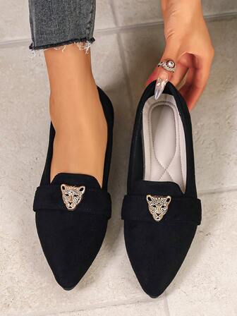 Plus Size Women's Fashion Pointed Toe Rivet Slip-On Comfortable Low Vamp Ballet Shoes, Spring/Autumn