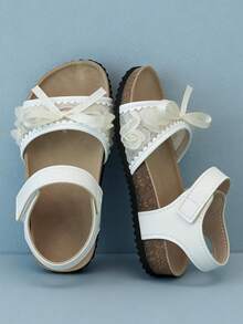 1 Pair White Lace Flower Bow Girls Sandals, Lace + Faux Leather Material, Non-Slip Flat Crossed Straps + Ankle Strap, Sweet Princess Style Summer, Popular Net Red Item, High Praise Rate, Fashion Design Soft Bottom, Comfortable Children Sandals, Holiday Gift - 白色 - 查看 4