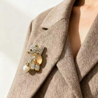 1pc Cute Personalized Fashionable Elegant Rhinestone Bear Brooch, Versatile Accessory For Clothing, Bags, Daily Wear