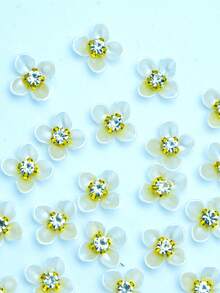 50pcs/Pack 16mm 4-Leaf Shiny Crystal Rhinestones, DIY Decorations For Clothing, Bags, Shoes - White - View 1
