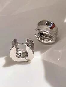 一对简约优雅别致的奢华几何金属圈形耳环，适合日常、通勤、度假等各种场合佩戴，时尚铜质耳环，女士之选。 - 銀色 - 查看 8