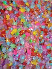 500个迷你海龟摆件，迷你树脂闪光海龟摆件。适用于DIY花园海洋动物雕塑、娃娃屋和水族箱装饰、卡通彩色DIY配件、美甲饰品、水族箱海龟模型、美甲海龟挂饰。是生日派对、婚礼和毕业典礼的理想小礼物。 - 彩色 - 查看 2