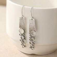 Bông tai mặt dây chuyền rỗng kiểu dáng tối giản cổ điển, trang sức đồng thủ công sáng tạo dành cho nữ, thích hợp cho du lịch và kỳ nghỉ, món quà lý tưởng dành cho phái nữ. - Màu Bạc Cổ - Xem 5
