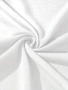 Camiseta clásica "No soy viejo, soy clásico" - Camiseta gráfica elegante para amantes de los coches antiguos, diseño de texto en negrita en negro y dorado, ideal para salidas casuales o uso diario - Regalo perfecto para cumpleaños o aniversarios - Blanco - Ver 5