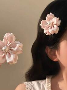 梦幻粉色花朵发夹，优雅百搭的侧夹，适合女性日常佩戴，是派对的理想礼物。 - 彩色 - 查看 2
