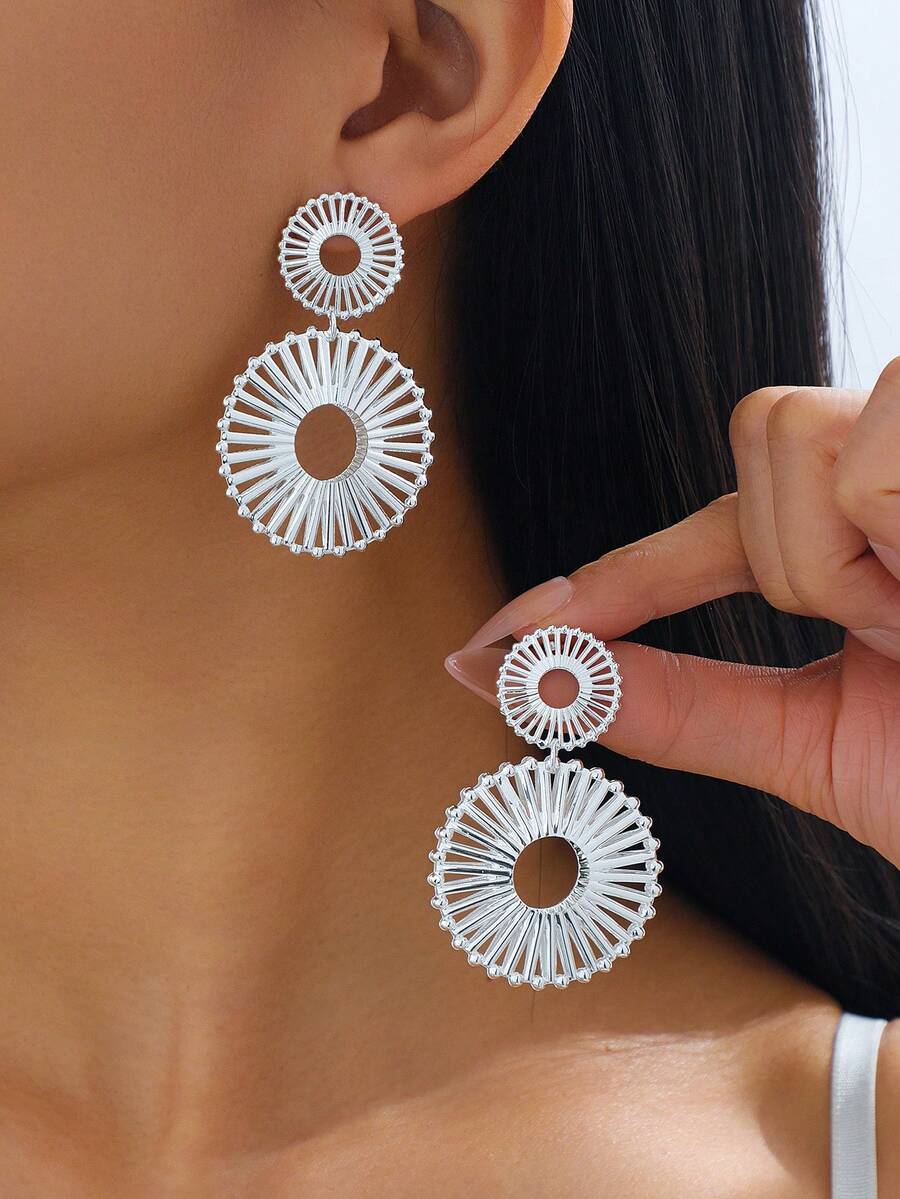 1 Pair Women's Unique Hollow Layered Geometric Circle Pendant Silver Earrings - Silver - View 1