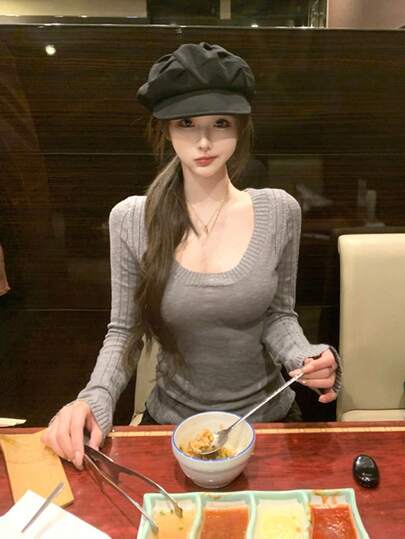 复古美式深V领长袖针织女毛衣，修身显瘦，秋冬