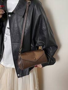 Túi đeo vai nắp gập bất đối xứng màu trơn mới, chất liệu da mềm mại, mịn màng, kiểu dáng cổ điển dành cho nữ, phù hợp để đi mua sắm, đựng ví, cho phụ nữ trẻ, sinh viên đại học, các cặp vợ chồng mới cưới, nhân viên văn phòng, v.v. Rất thích hợp cho văn phòng, trường đại học, công việc, kinh doanh, đi làm, hoạt động ngoài trời, du lịch và các dịp dã ngoại. - Cà phê - Xem 7