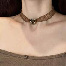Brown, Lace, Vintage Choker Necklace, Women's, Retro Pearl, Heart Pendant, Clavicle Chain, Versatile Everyday Necklace. - 棕色愛心項圈32+7cm - 查看 3