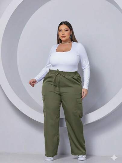 CALÇA PLUS SIZE PANTALONA WIDE LEG CINTURA ALTA COM BOLSO CARGO