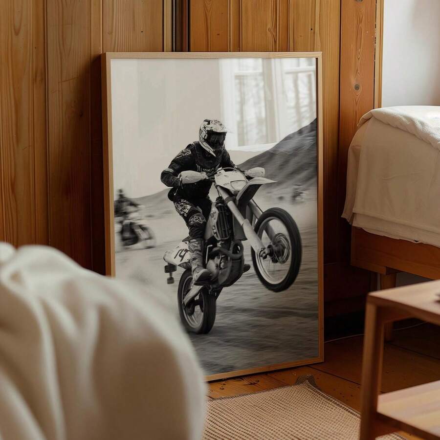 1张无框黑白越野摩托车海报 - 城市沙漠泥地摩托车动作摄影，摩托车艺术印刷品，适用于家庭、办公室、教室，时尚墙面装饰和最佳礼品选择 - 彩色 - 查看 1
