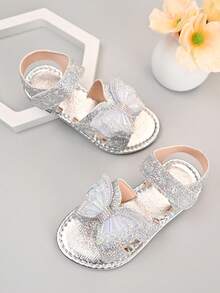 1 Pair Silver Toddler/Little Girls' Flat Sandals, Soft Leather Patchwork With Glitter Sequins & Rhinestone Butterfly Decor, Round Toe, Non-Slip Soft Sole, Fashion Princess Beach Sandals For 3-12 Years Old, Suitable For Daily, Beach, Holiday, Party, Spring/Summer 2026