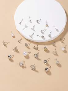 30 Paar sortierte minimalistische Schmetterling-, Blumen-, Herz-, Buchstaben-Ohrstecker Set, modischer Alltagsschmuck, geeignet für Urlaub, Lässig, Geschenk - Silber - Übersicht 3