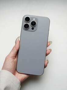 适用于电影道具、短视频拍摄道具、愚人节趣味道具和商店展示——两种尺寸：6.7 英寸和 6.1 英寸