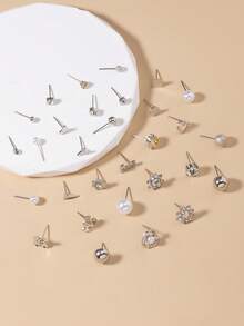 30 Paar sortierte minimalistische Schmetterling-, Blumen-, Herz-, Buchstaben-Ohrstecker Set, modischer Alltagsschmuck, geeignet für Urlaub, Lässig, Geschenk - Silber - Übersicht 2