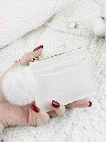 这款白色迷你钱包饰有绒球吊坠，轻巧便携，可装信用卡、钥匙等物品。时尚可爱，适合作为生日礼物、圣诞礼物、周年纪念礼物，也适合女性、女孩、女士、商务人士、情侣、学生、宿舍用品和返校用品。 - 白色 - 查看 2