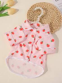 1件柔软可爱的宠物狗/猫服装，舒适的条纹/波点/卡通狗狗表情设计，休闲家居服，适合春、夏、秋、冬四季穿着。