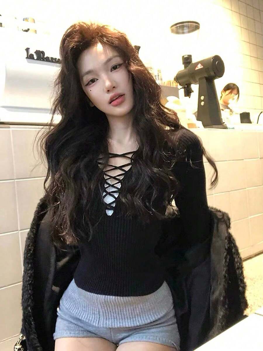 Hollow V-Neck Cropped Knit Sweater, Sleeveless, Solid Color, Sweet & Spicy Hong Kong Style - Black - View 1