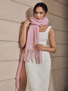 1条纯色仿羊毛女士冬季围巾，丝滑柔软，触感如羊绒般细腻，可作披肩或围巾佩戴，适合婚礼、正式场合、旅行、办公等多种场合，大号纯色流苏围巾，休闲配饰 - DFZ038 - 查看 2