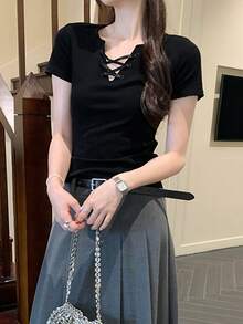 韓式獨特綁帶V領短袖T恤，修身顯瘦女款休閒黑色夏季上衣 - 黑色 - 查看 4