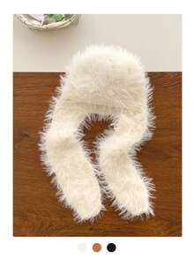 这款长耳毛绒针织帽造型别致，温暖舒适，带有护耳，柔软蓬松，是冬季的理想之选，时尚又上镜。 - 彩色 - 查看 11