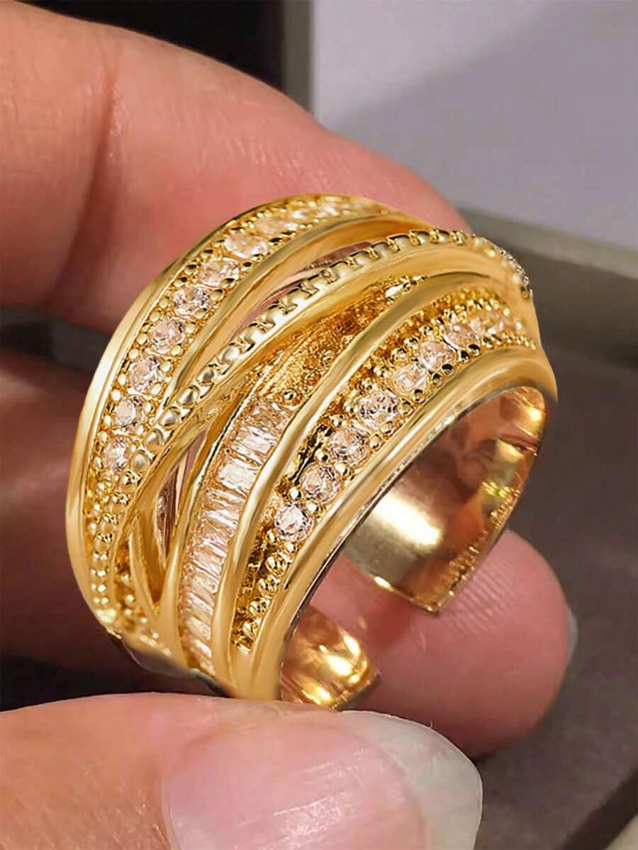 1件精緻立方鋯石戒指，適合女性，可佩戴於婚禮、訂婚、情人節、禮物、母親節及其他場合