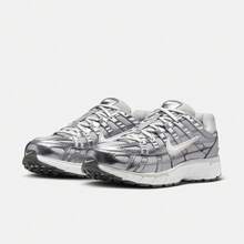 Nike 耐克女士休闲低帮运动鞋 IO3496-001 - 銀色 - 查看 5