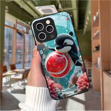 Funda de teléfono de vidrio templado con diseño de pequeño delfín sosteniendo una pelota, coral, pez pequeño, dibujo animado, rojo y azul, linda y animada para iPhone 16 15 14 13 12 11 Plus Pro Max 5G - Colores mixtos - Ver 2