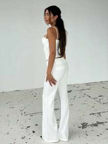 Women's Lace Sleeveless Slim Fit Fitted Tank Top With Thin Straps And Lace Trim Detail Perfect For Going Out Party Tops And Casual Summer Wear - 白色 - 查看 7