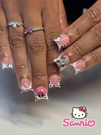  24 PIEZAS Uñas postizas cuadradas cortas Sanrio blancas con línea negra y lazo plateado Hello Kitty, arte de uñas lindo con aleación cromada, acrílico, uñas de gel, set de suministros de arte de uñas (incluye 1 pieza de gel de gelatina y lima) adecuado para uso diario, citas y fiestas de mujeres