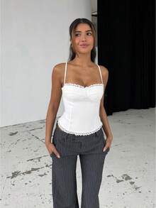 Women's Lace Sleeveless Slim Fit Fitted Tank Top With Thin Straps And Lace Trim Detail Perfect For Going Out Party Tops And Casual Summer Wear - 白色 - 查看 1