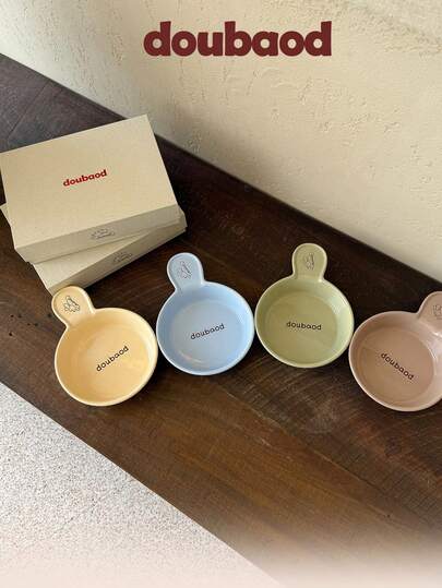 宠物餐具礼盒套装，包含宠物陶瓷碗、防倾倒狗碗、猫碗、食盆、水盆。