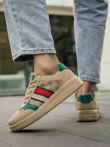 男士复古百搭随机印花字母条纹平底滑板鞋，时尚撞色拼接户外日常通勤系带增高软底休闲运动鞋 - 杏色 - 查看 9