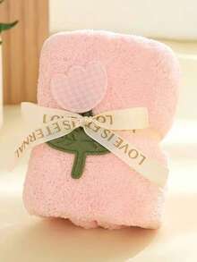 郁金香毛巾柔软、吸水性强、不掉毛，外观精美，质地高级。它采用珊瑚绒制成，是婚礼礼物/婚房布置/新娘送礼会/婚礼公司/亲友赠礼的必备之选，尤其适合新婚夫妇搬入新家。