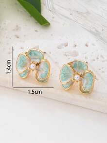 一对优雅的法式仿珍珠镶嵌手工渐变绿色花朵耳钉，是夏季度假装扮的时尚配饰 - 薄荷綠 - 查看 5