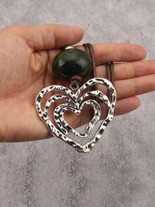 1件绿色宝石金色心形吊坠项链，祖母绿珠子纹理心形吊坠配皮绳，女士款 - 銀色不規則形愛心 - 查看 3