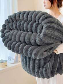1件/3件套单人毯/披毯,含2个枕套,纯色加厚灰色/深灰色宽条纹仿兔毛牛奶绒法兰绒毯套装,多功能涤纶床罩,细条纹蓬松,不掉毛 - 深灰 - 查看 21