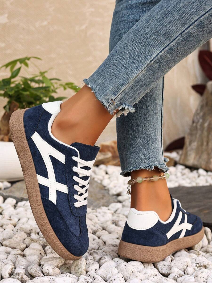 Women's Casual Sneakers, Fashionable Retro, Blue Lace-Up Suede Patchwork, Thick Sole Low-Top Flat Heel, Height Increasing, Suitable For Valentine's Day, Halloween, Graduation Season, Dating, Shopping, Commuting, Party - Blue - View 1
