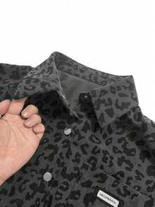 女士休闲时尚街头风豹纹灯芯绒衬衫，前襟纽扣贴袋设计，秋冬款 - 灰色 - 查看 3