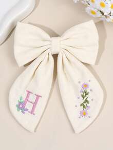 1pc 26 Letters White Fabric Hair Clip, Embroidered 26 Letter Floral Decor Hair Clip, Fashionable Alligator Clip Hair Accessory, Girls Party Gift - White - View 22