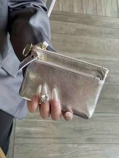 Lüks Parıltılı PU Kadın Para Cüzdanı, Zarif Gümüş Çatlak Desenli Para Cüzdanı, PU El Çantası, PU Araba Anahtar Kılıfı, Hobo Çanta, Anahtar Çantası, Kartlık, Para Cüzdanı, Bayan Para Saklama Kutusu, Zarf Çanta, Üç Katlı Saklama, Seyahat Aksesuarları, Kadınlar İçin, Mükemmel Tatil Doğum Günü Hediyeleri, Yılbaşı Hediyeleri, Sevgililer Günü Hediyeleri, Yıldönümü Hediyeleri, Anneler Günü ve Babalar Günü Hediyeleri Aile ve Arkadaşlar İçin.