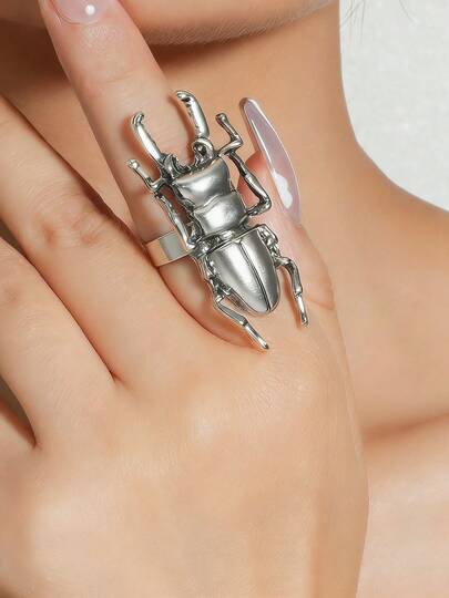 خاتم بديكور حشرة