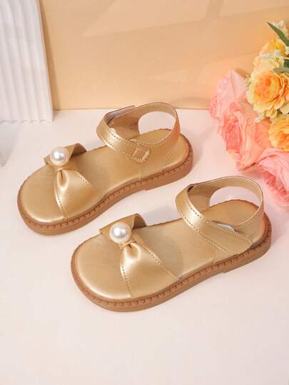 1双儿童金色金属珍珠装饰凉鞋 - 可调节踝带，柔软平底，甜美可爱，适合日常穿着/户外玩耍，适合小女孩