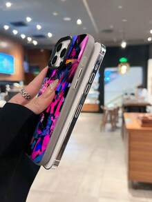 Collage psicodélico de gatos, chicas anime y estampados. Esta elegante funda es compatible con iPhone 17, 16, 15, 14 Pro Max, 13, 12, 11, XR y XS Plus. Fabricada en silicona TPU, ofrece protección contra golpes y caídas, además de una sensación superior. Es un regalo ideal para familiares, amigos y seres queridos, y una opción perfecta para Año Nuevo. - Negro - Ver 6