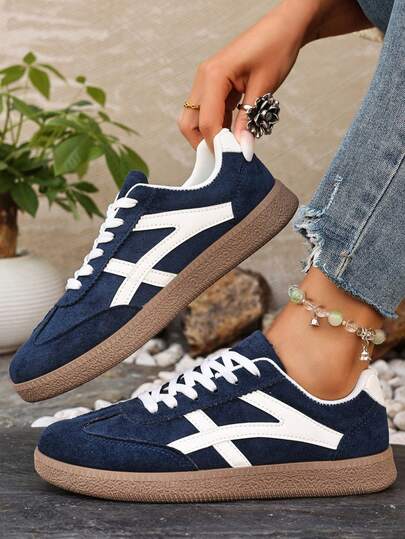 Women's Casual Sneakers, Fashionable Retro, Blue Lace-Up Suede Patchwork, Thick Sole Low-Top Flat Heel, Height Increasing, Suitable For Valentine's Day, Halloween, Graduation Season, Dating, Shopping, Commuting, Party