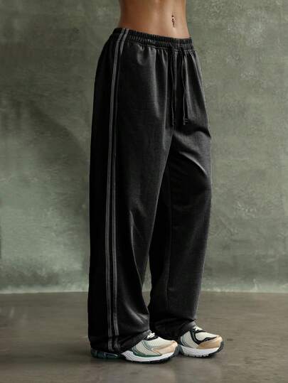 女士轻便直筒裤，透气休闲裤，适合时尚、休闲、运动、徒步、骑行、跑步等场合。